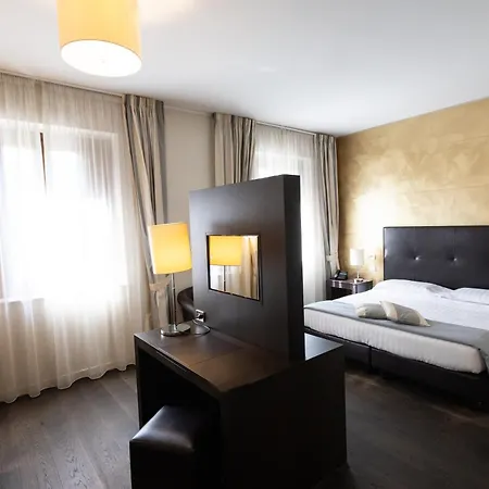 Hotel La Dimora Del Baco 4*