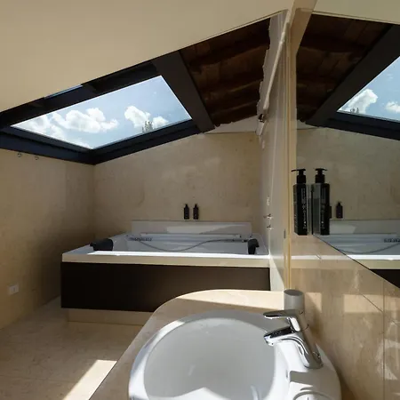 Hotel La Dimora Del Baco 4*