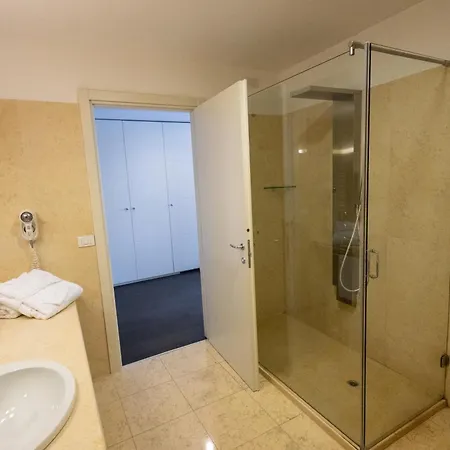 فندق La Dimora Del Baco LʼAquila